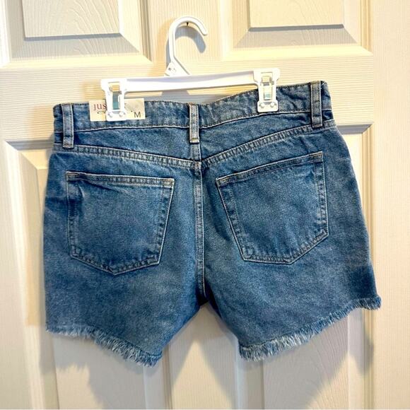 NWT JustUSA Denim Jean shorts Blue Distressed Summer MEDIUM 100% Cotton - Picture 4 of 15